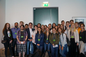 Schülerinnen und Schüler des Technischen Gymnasiums der Gewerblichen Schule Crailsheim zu Besuch Bei MdB Harald Ebner im Deutschen Bundestag